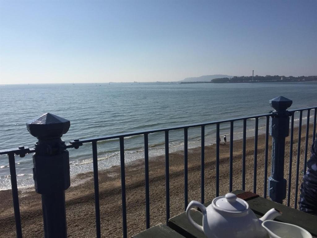 Oaklands Guest House Weymouth Esterno foto